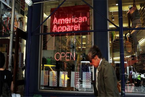 各国商品涌入洛杉矶,美国港口不堪重负难出口,美零售商叫苦连天